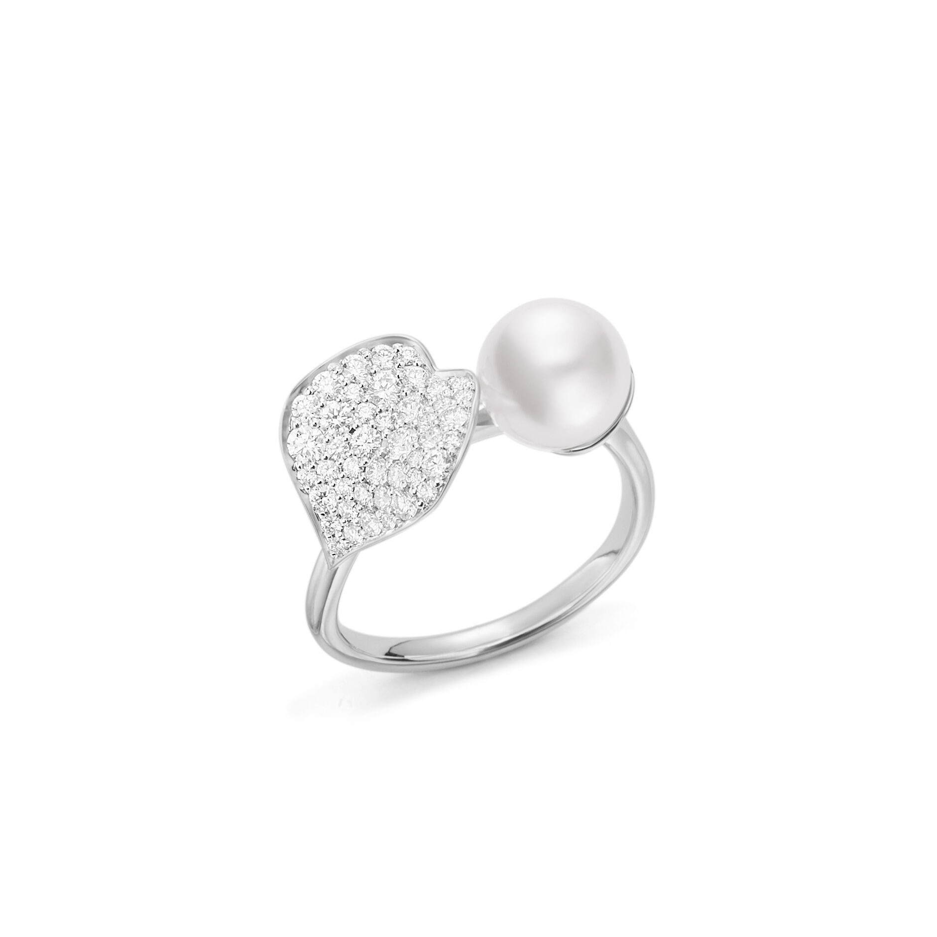 Mikimoto Akoya Cultured Pearl Ring in 18K White Gold with Diamond
