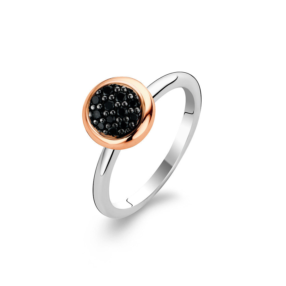MULTIPLE BLACK STONES RING