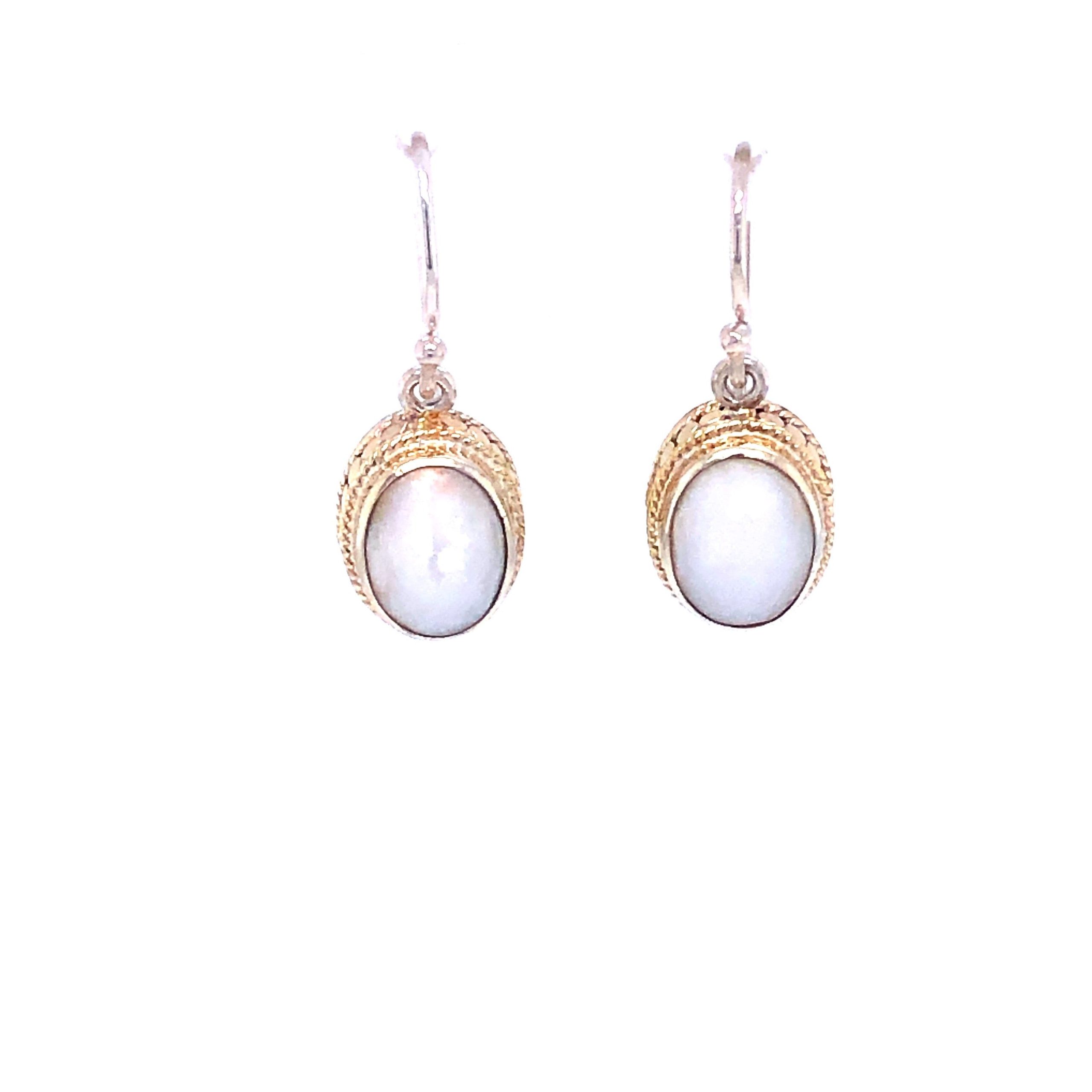 Mother of Pearl Oval Drop Earring (Gold)