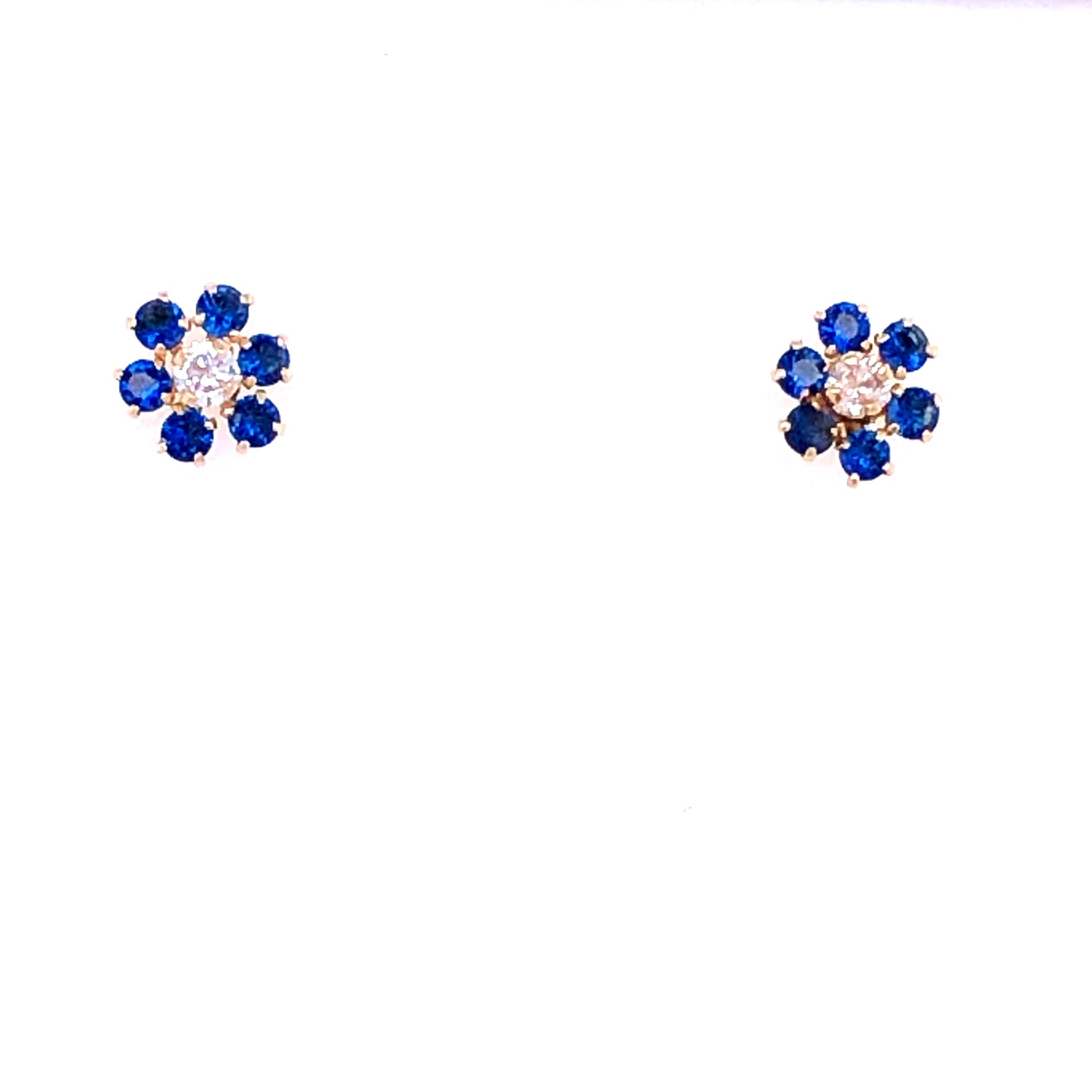 14K Tiny Flower Design Stud Earring