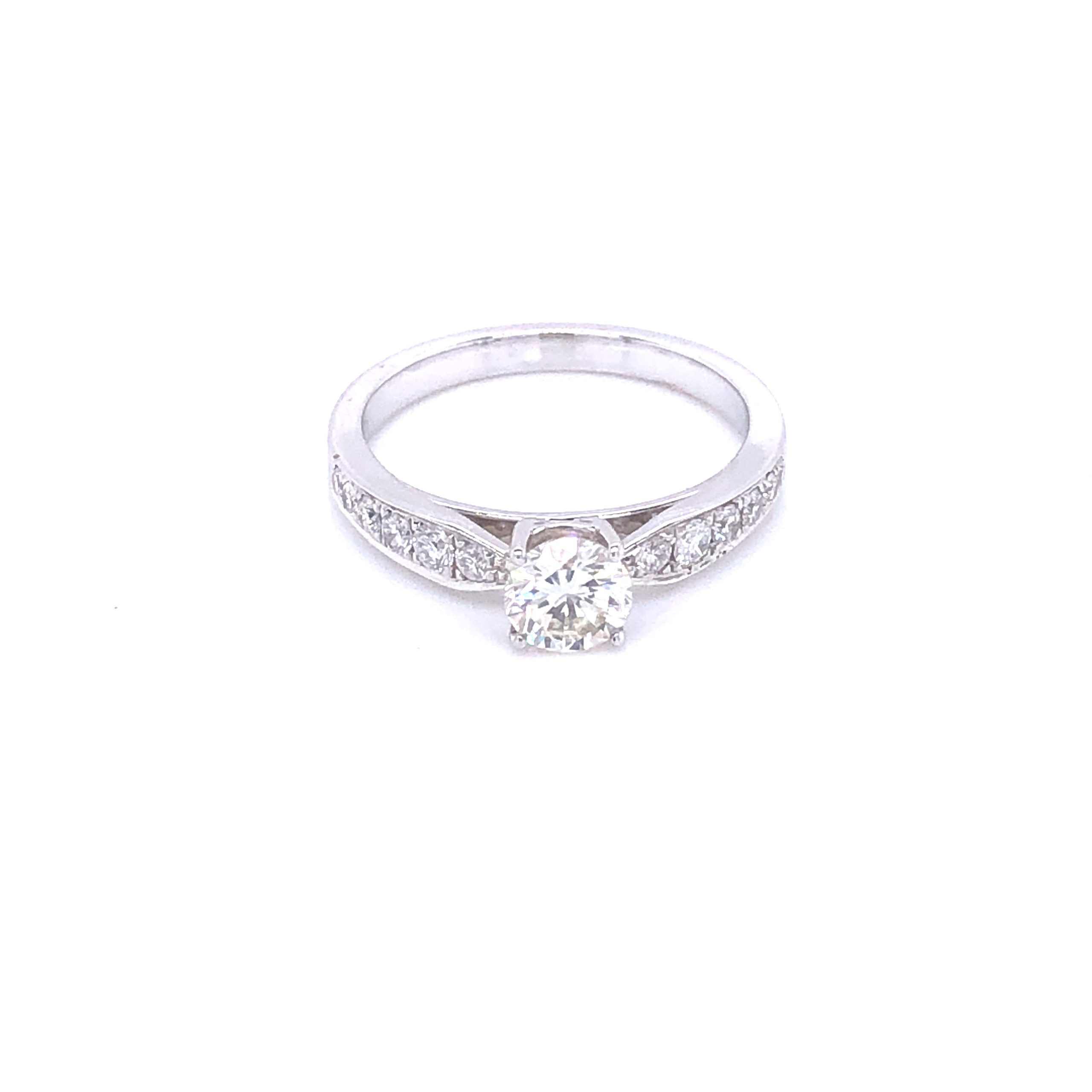 18k Diamond Prong Set Round Cut White Gold Engagement Ring