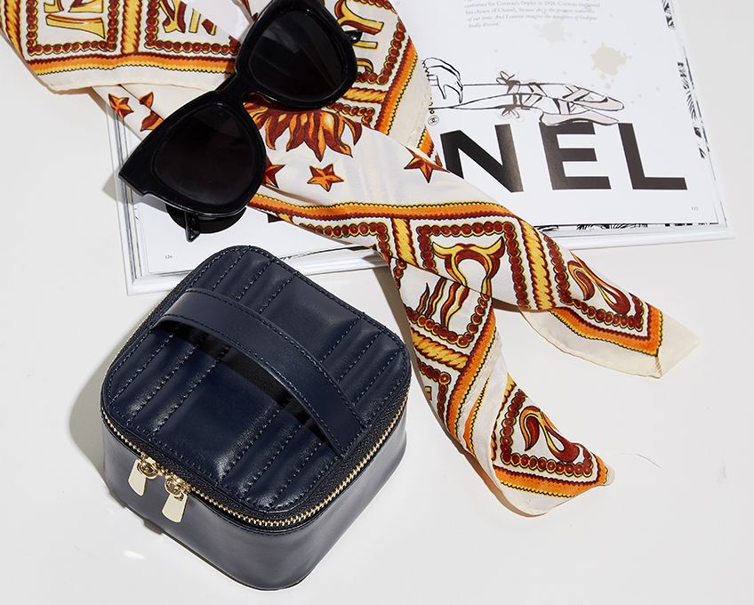 MARIA NAVY ZIP JEWELRY CUBE