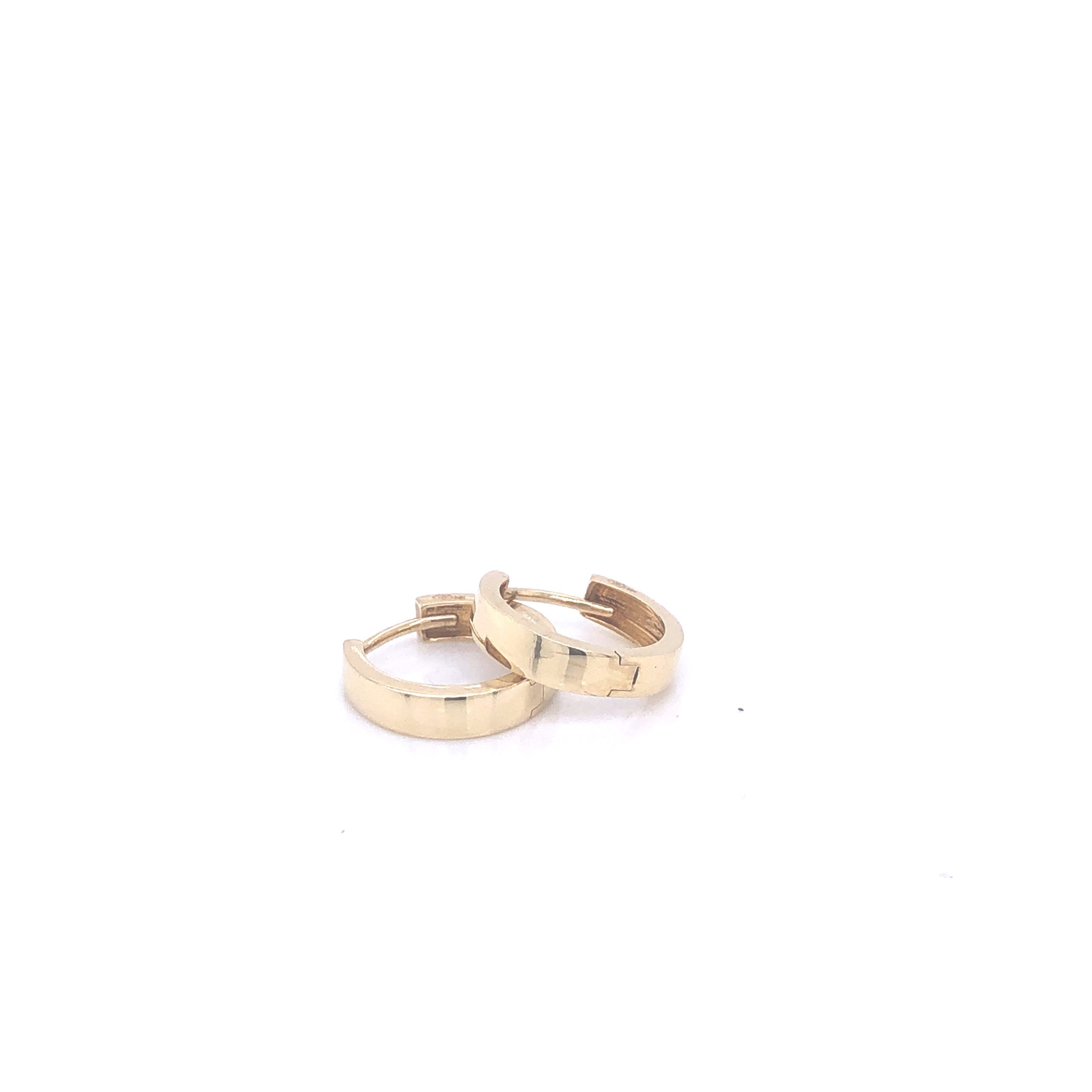Plain 14k Gold Huggies