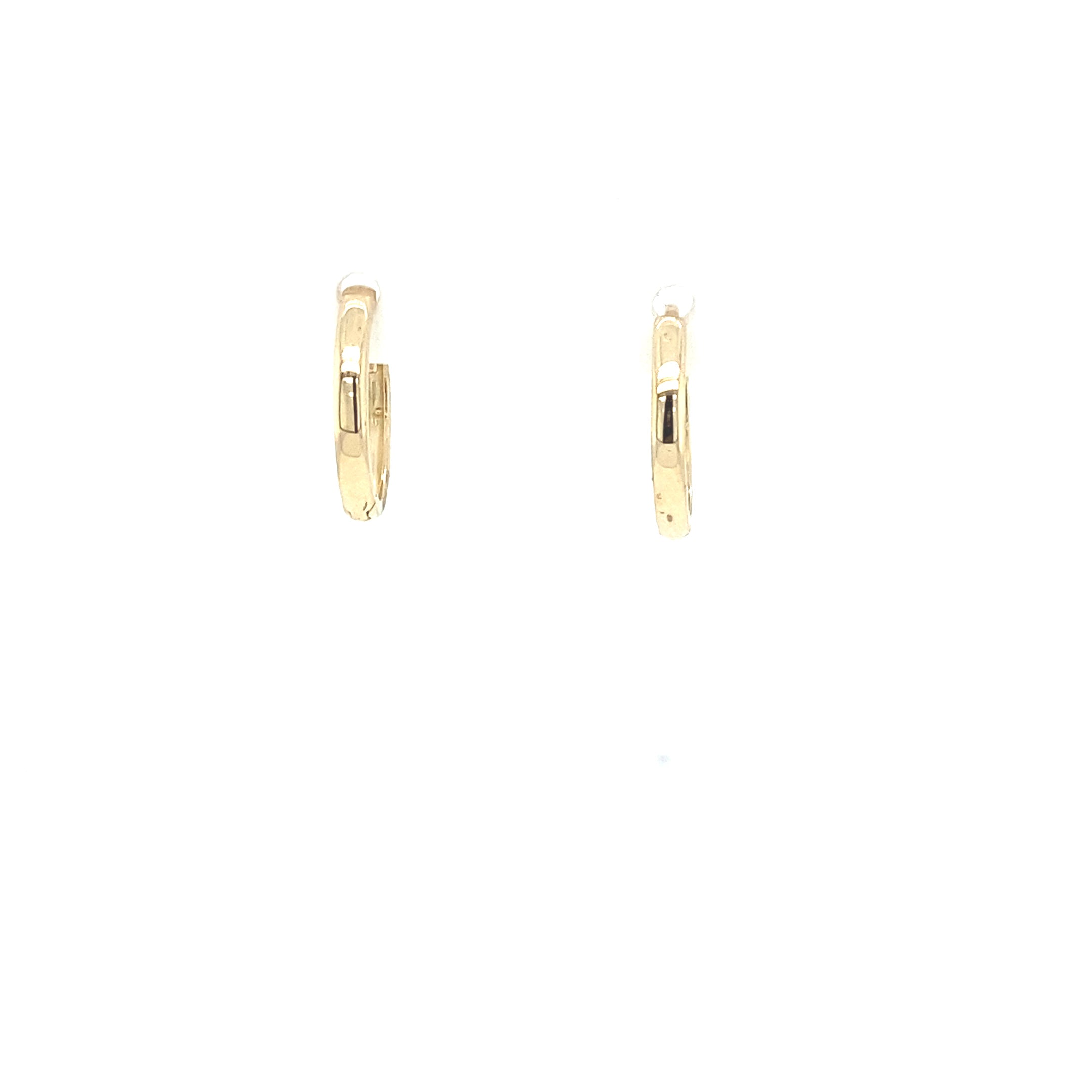 Huggie Earrings Flat Round