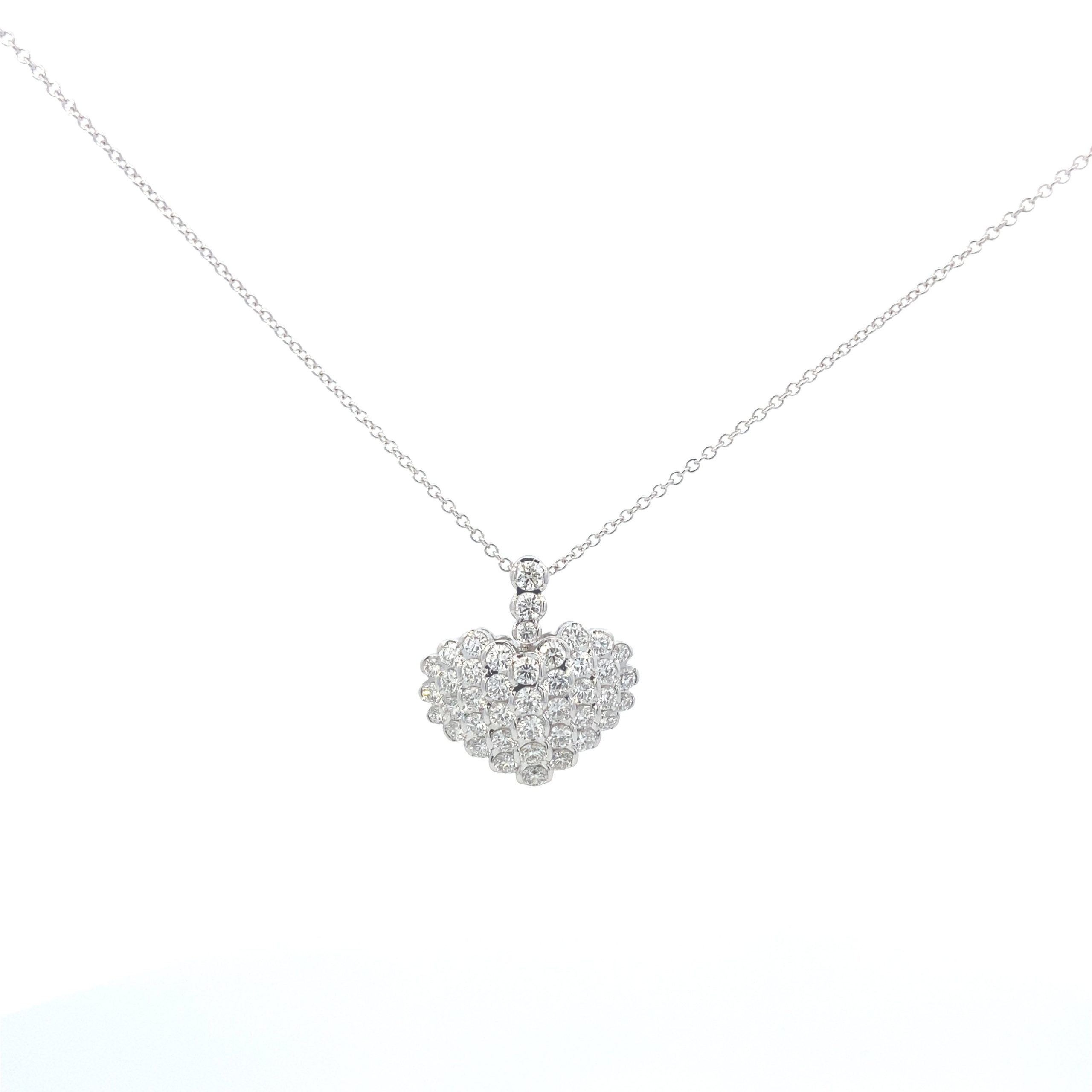 Stunning Heart Necklace in 18k White Gold with 0.16 ctw Diamonds