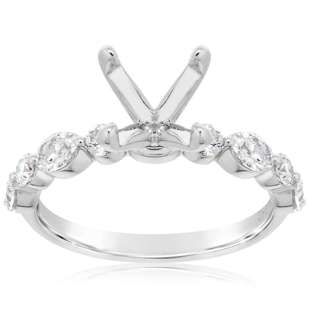 Oval & Round Alternating Diamond Engagement Setting