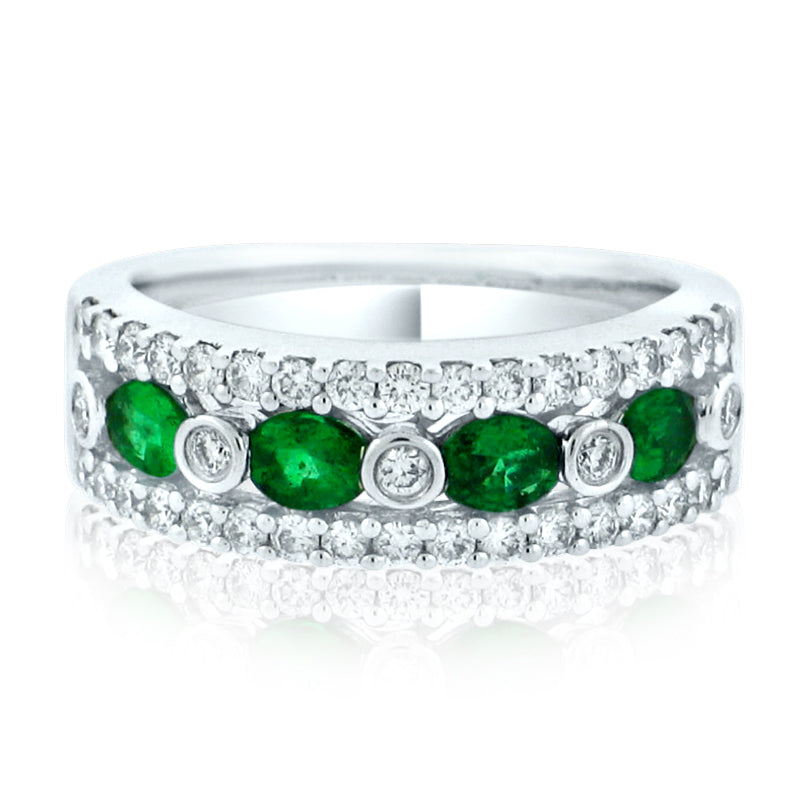 MULLOYS PRIVE'18K WHITE GOLD .61CT A+ EMERALD AND .58CT VS-SI-G DIAMOND BAND R05389E