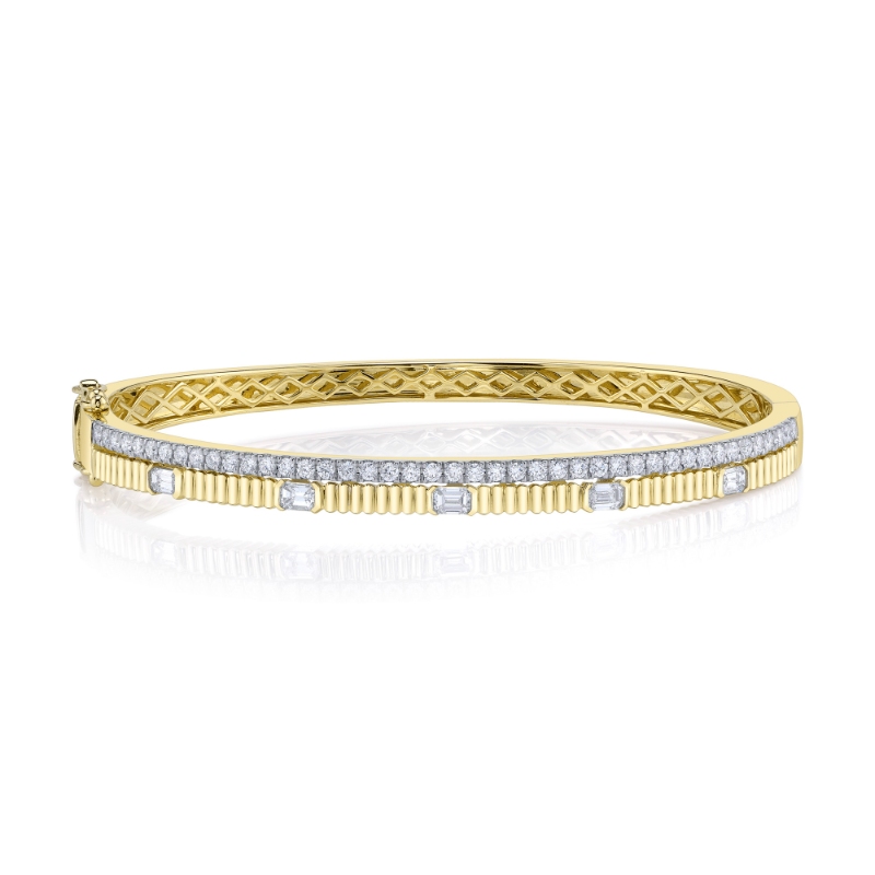 SC22009941RDZS Kate Collection Diamond Emerald Bangle In 14 Karat Yellow Gold