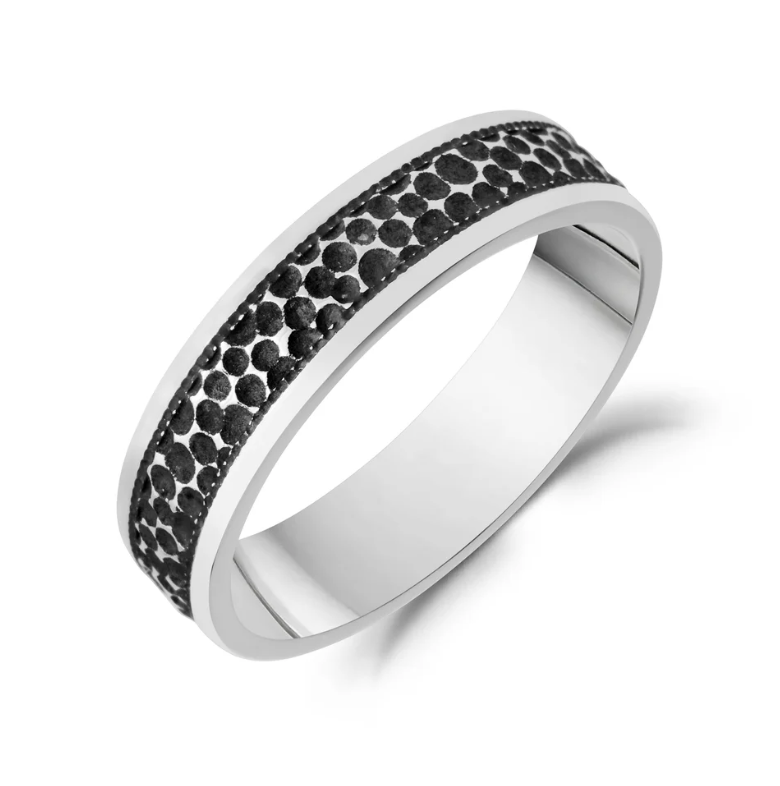 TEXTURED HAMMERED STEEL BAND (5.5MM)